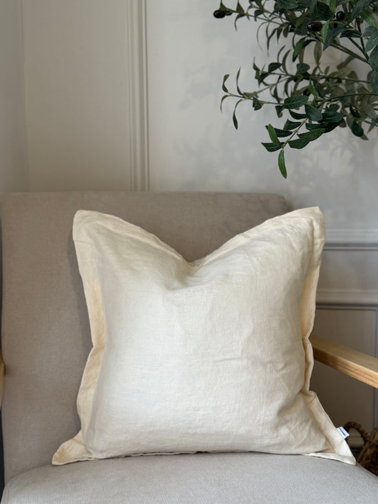 Daisy Flanged Cushion Cover in Floral White